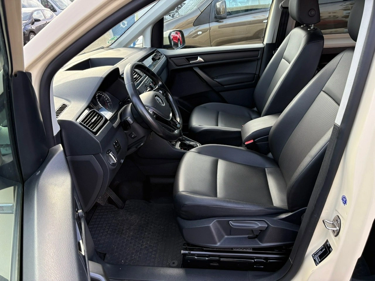 Volkswagen Caddy - Zdjęcie 21