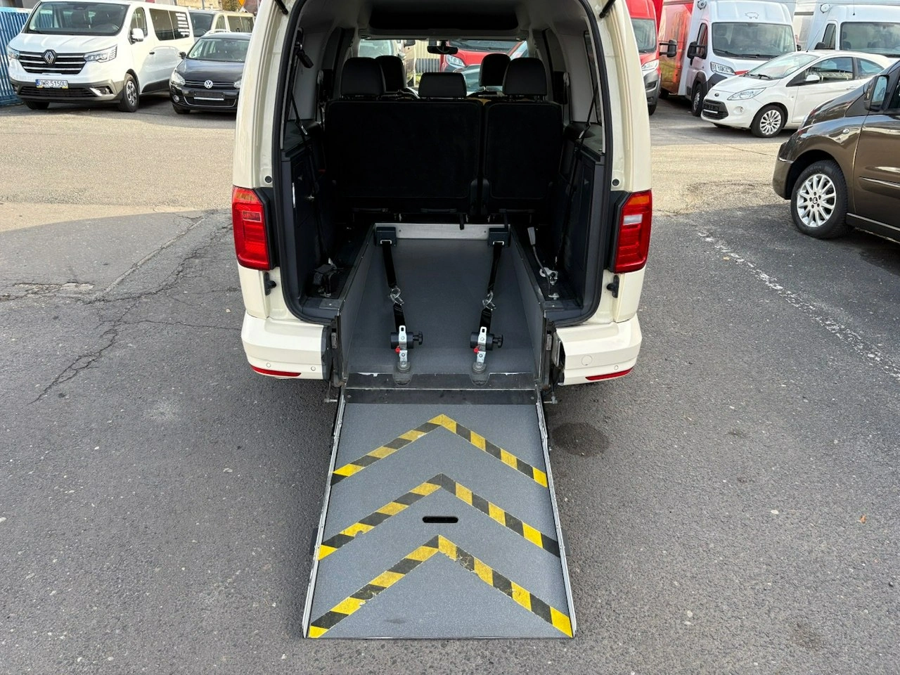 Volkswagen Caddy - Zdjęcie 2