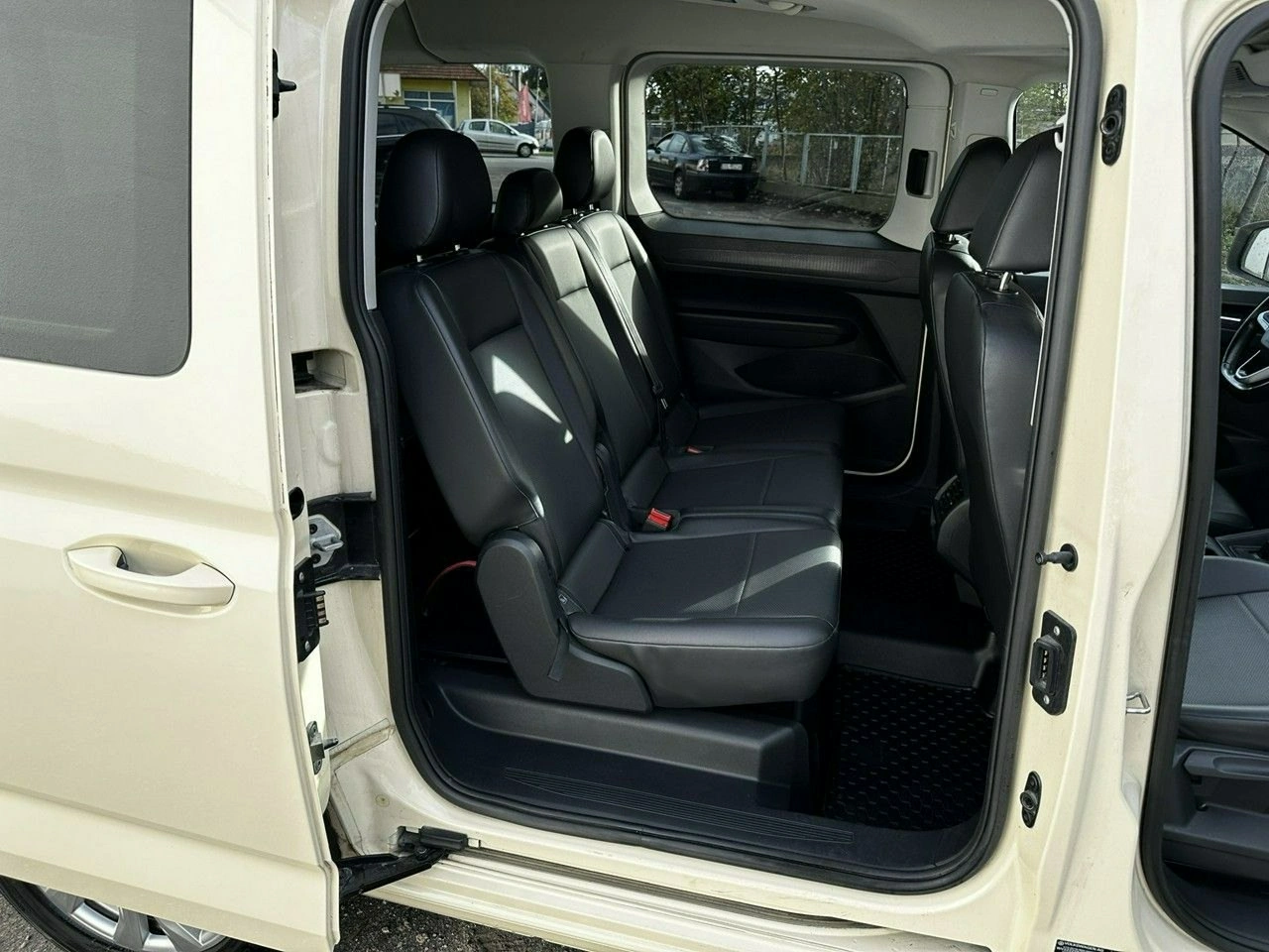Volkswagen Caddy - Zdjęcie 24