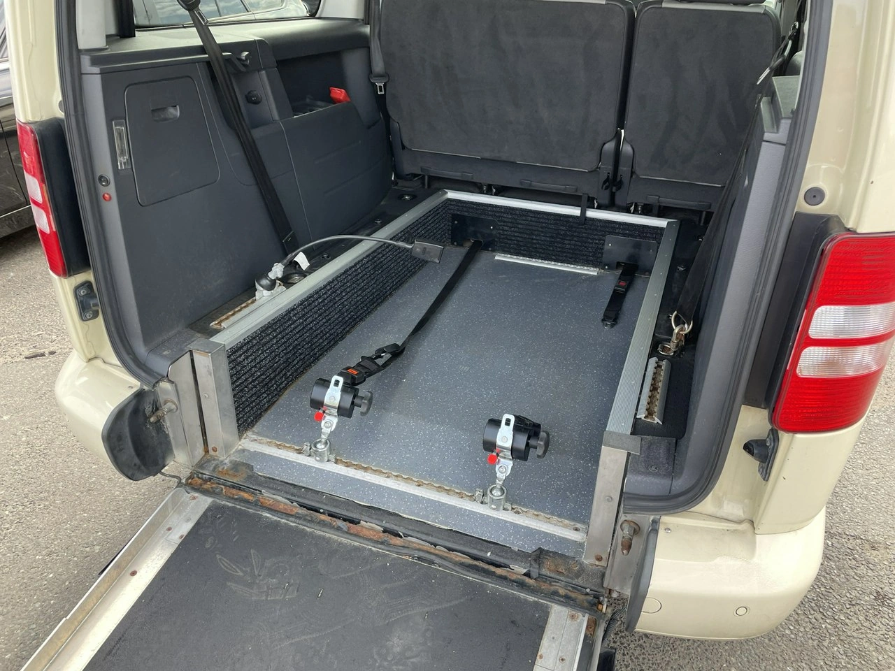 Volkswagen Caddy - Zdjęcie 10