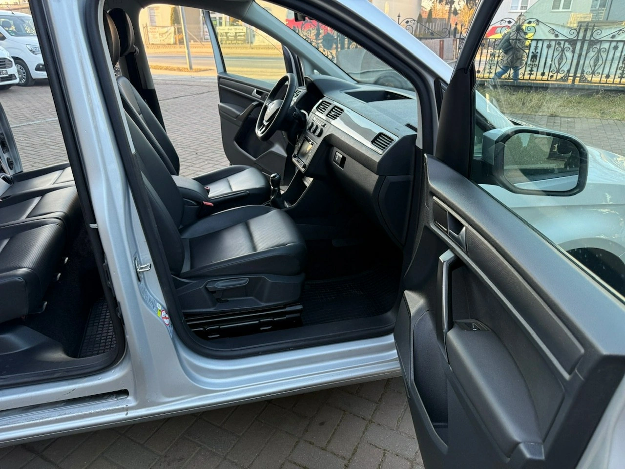 Volkswagen Caddy - Zdjęcie 23