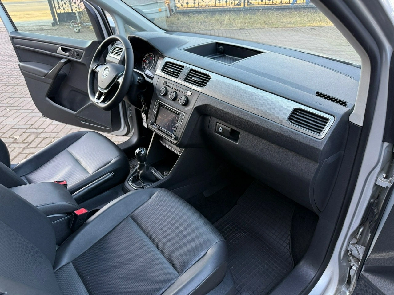 Volkswagen Caddy - Zdjęcie 24