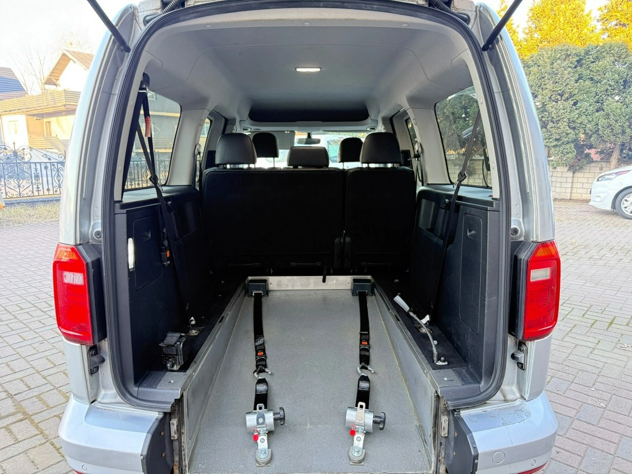 Volkswagen Caddy - Zdjęcie 2