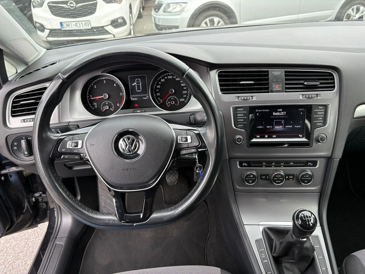 Volkswagen Golf - Zdjęcie 14