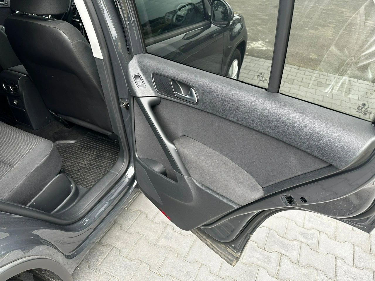 Volkswagen Tiguan - Zdjęcie 11