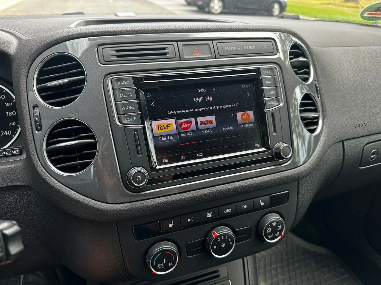 Volkswagen Tiguan - Zdjęcie 22