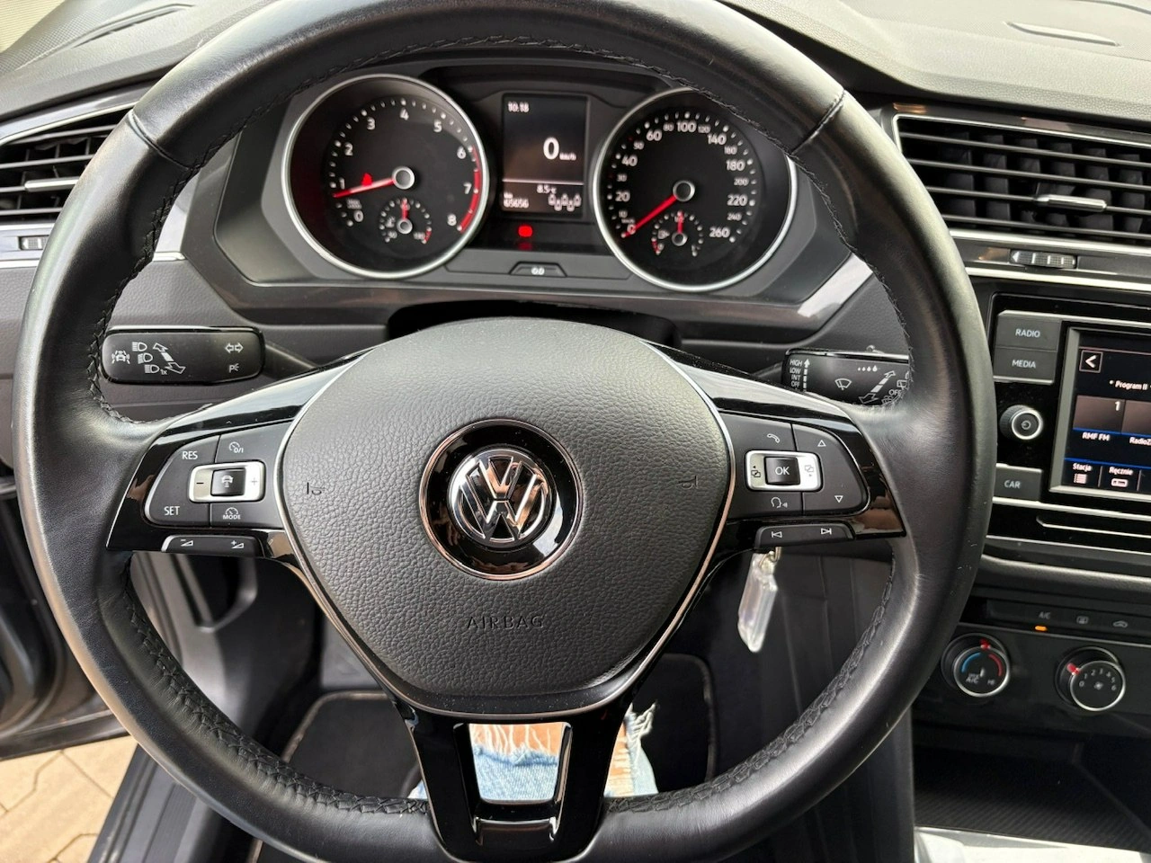 Volkswagen Tiguan Allspace - Zdjęcie 17