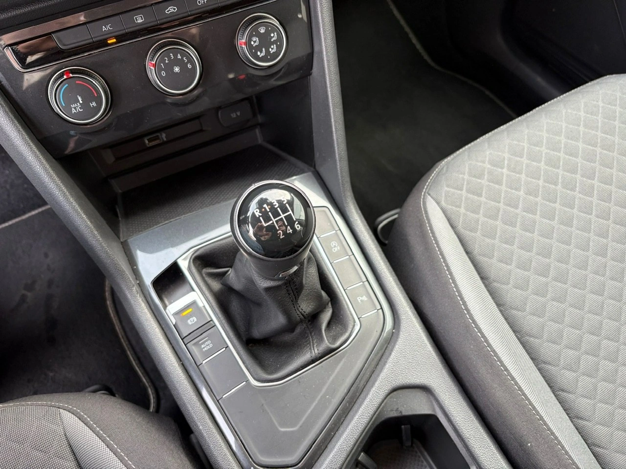 Volkswagen Tiguan Allspace - Zdjęcie 20