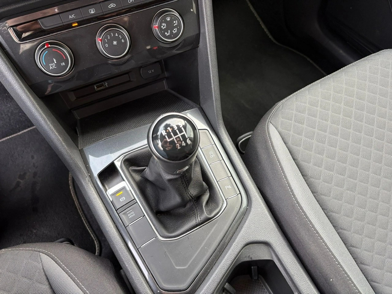 Volkswagen Tiguan Allspace - Zdjęcie 20