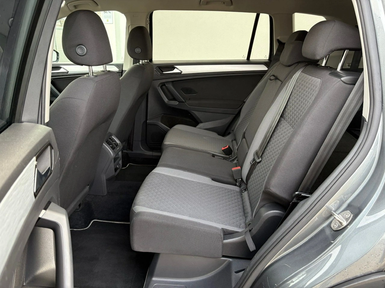 Volkswagen Tiguan Allspace - Zdjęcie 23