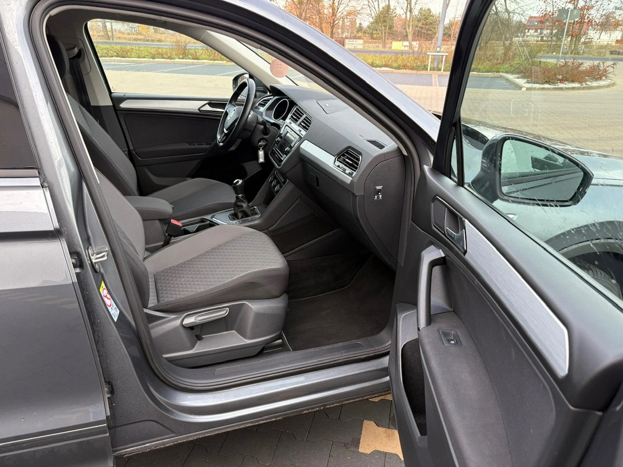 Volkswagen Tiguan Allspace - Zdjęcie 23