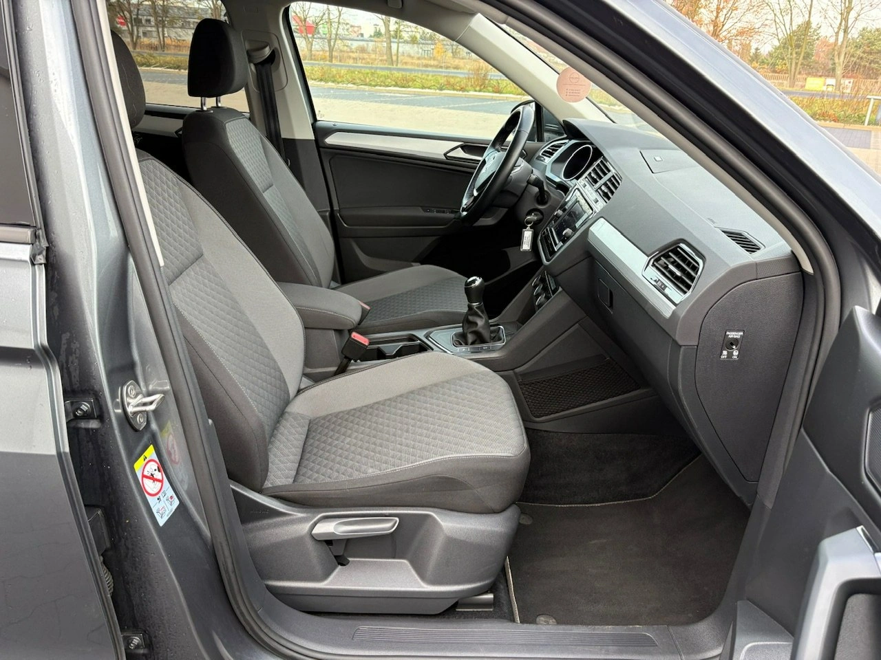 Volkswagen Tiguan Allspace - Zdjęcie 24