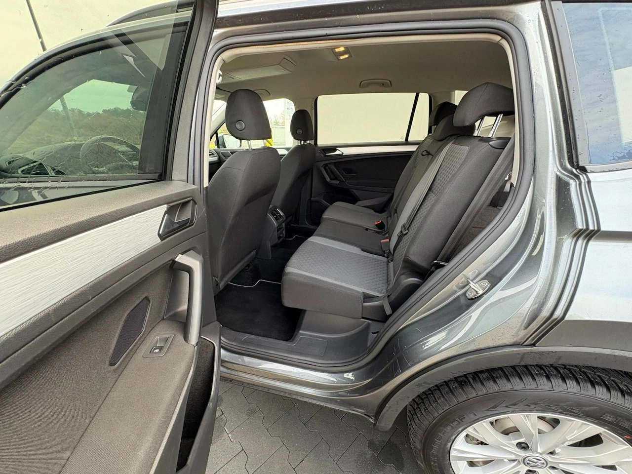 Volkswagen Tiguan Allspace - Zdjęcie 29