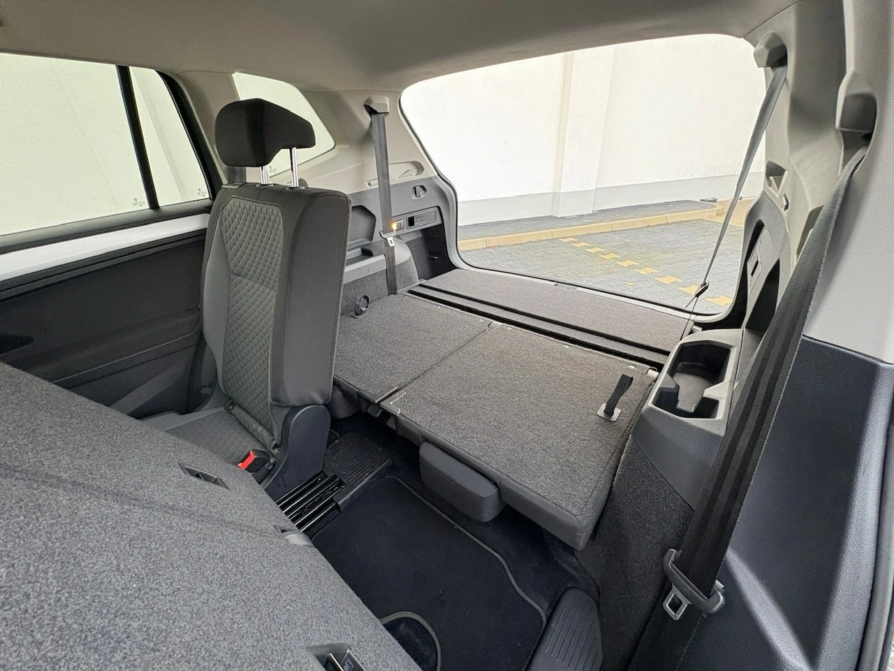 Volkswagen Tiguan Allspace - Zdjęcie 30