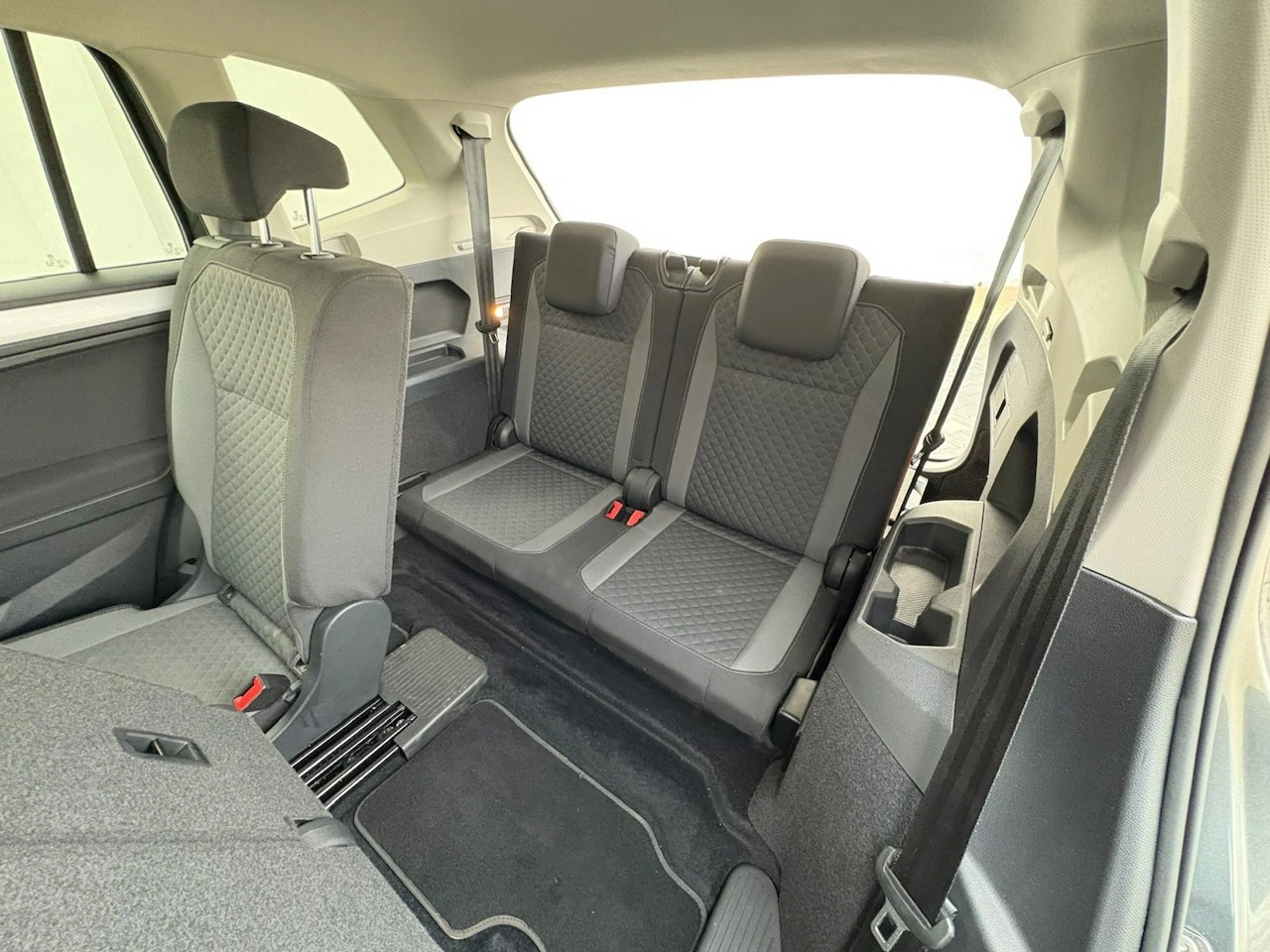 Volkswagen Tiguan Allspace - Zdjęcie 31