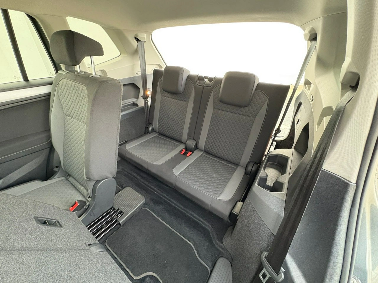 Volkswagen Tiguan Allspace - Zdjęcie 31