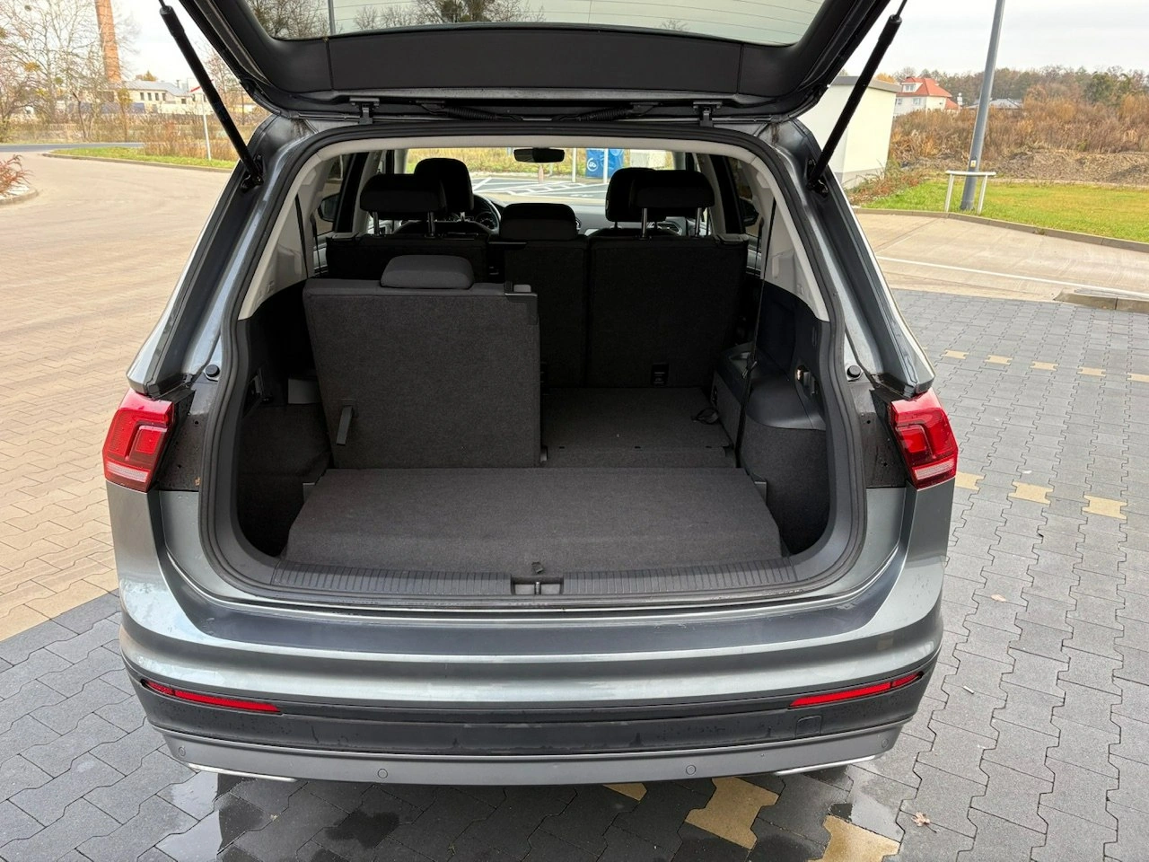 Volkswagen Tiguan Allspace - Zdjęcie 32