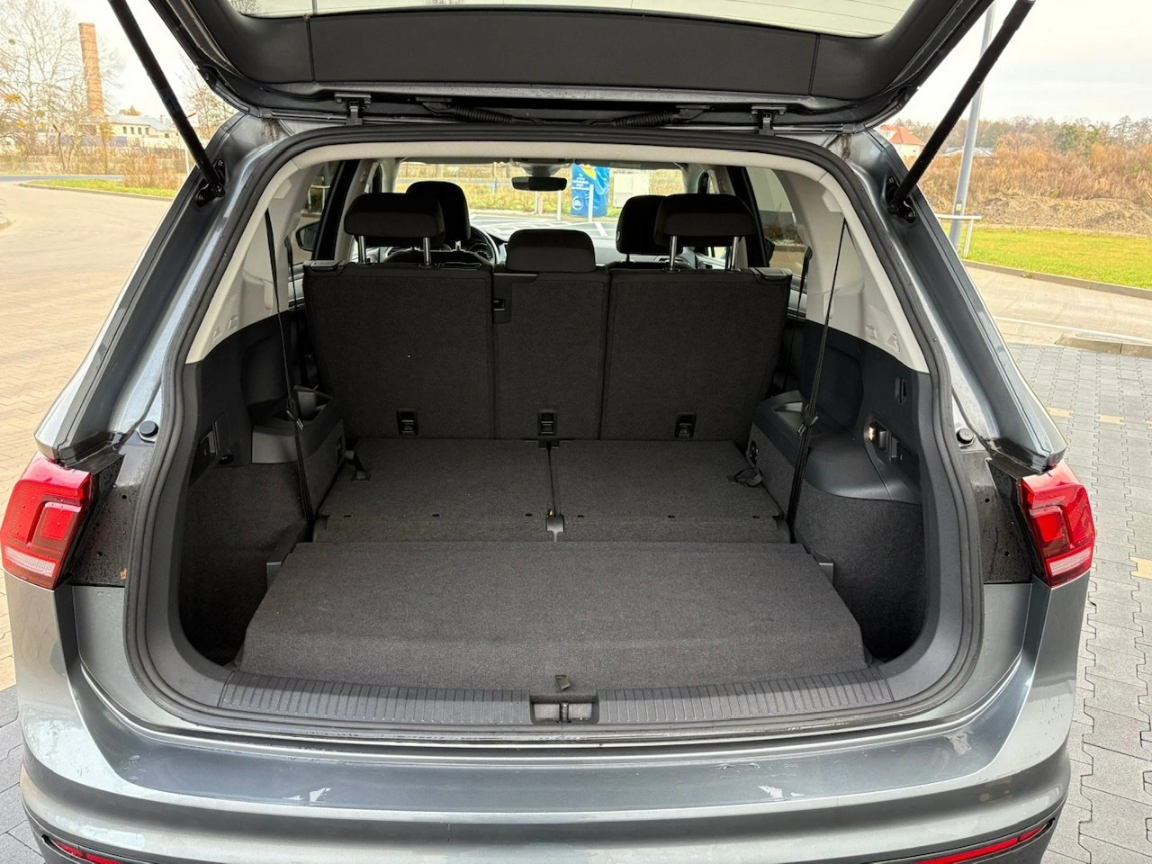Volkswagen Tiguan Allspace - Zdjęcie 33