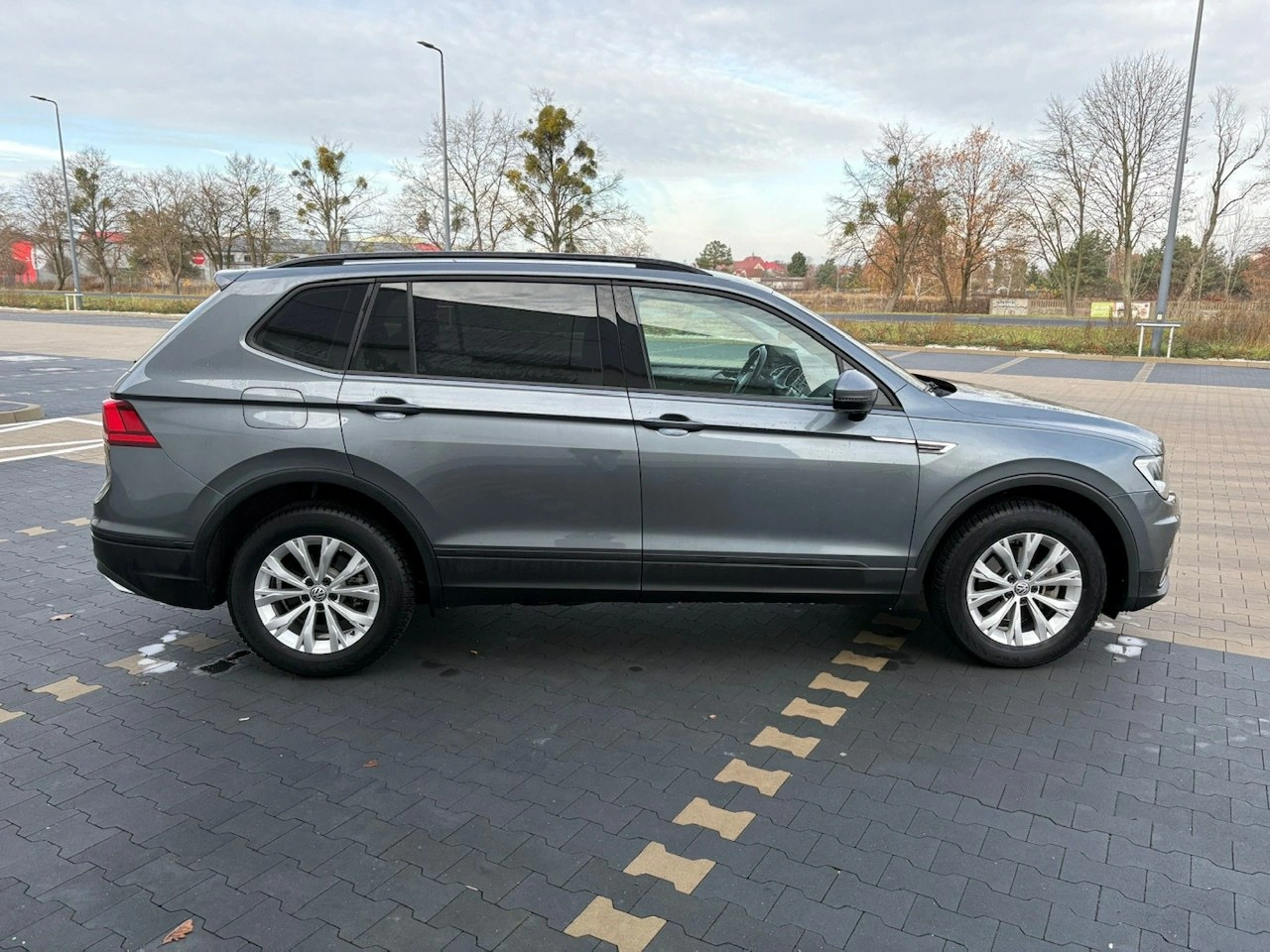 Volkswagen Tiguan Allspace - Zdjęcie 9