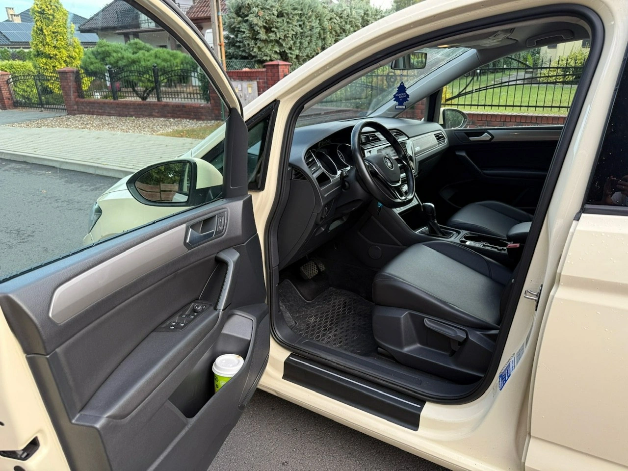 Volkswagen Touran - Zdjęcie 12