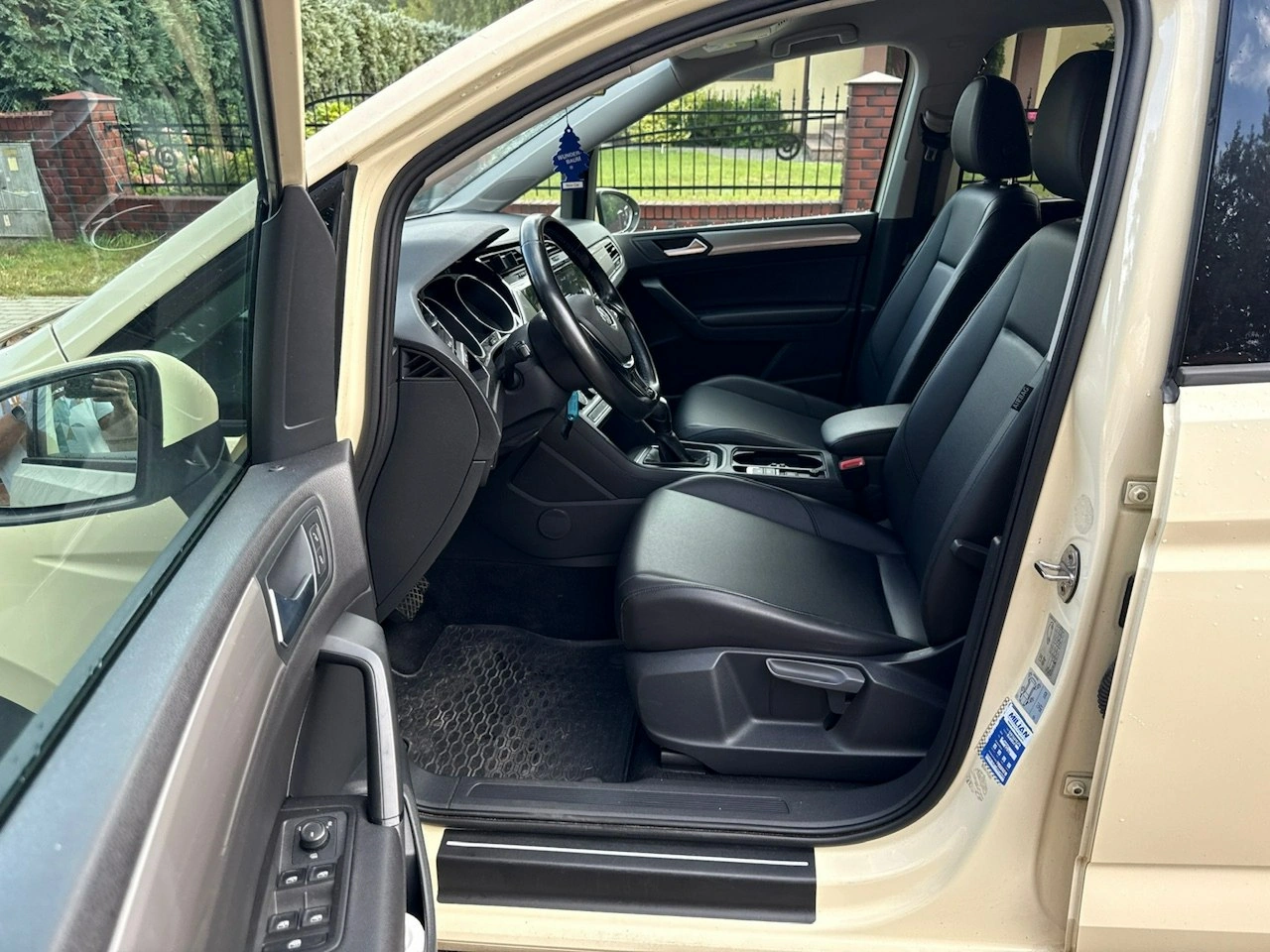 Volkswagen Touran - Zdjęcie 13