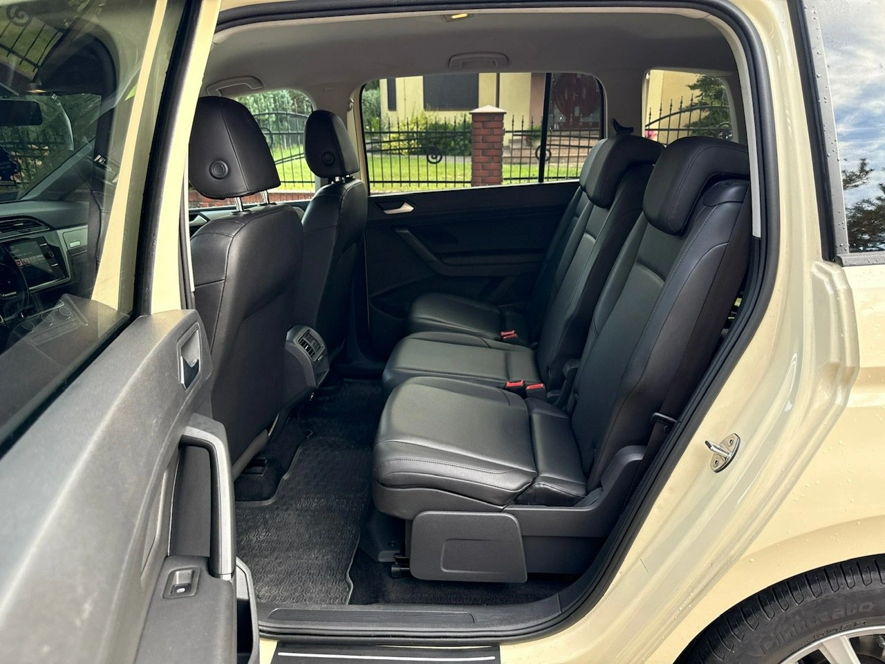 Volkswagen Touran - Zdjęcie 16