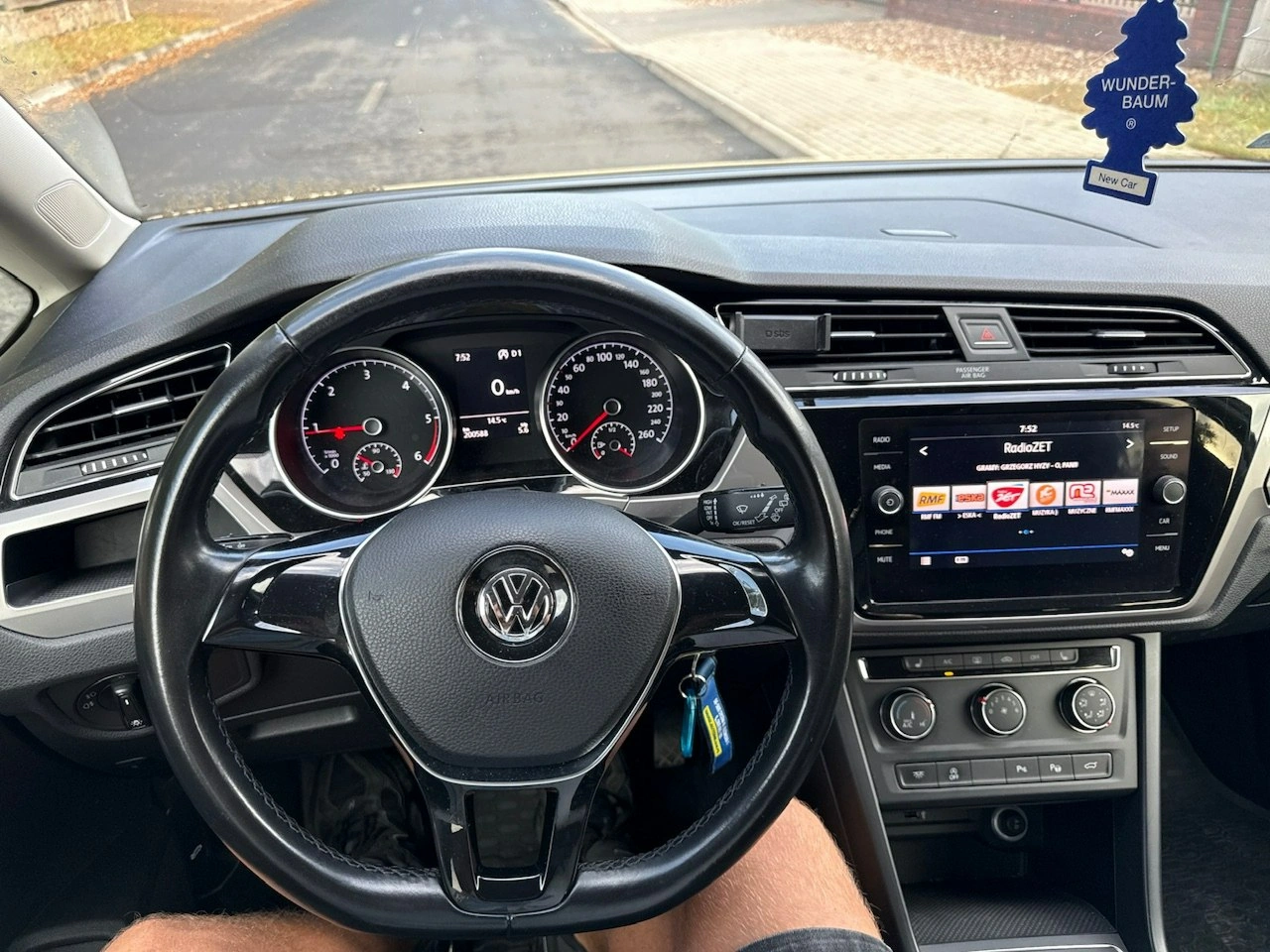 Volkswagen Touran - Zdjęcie 17