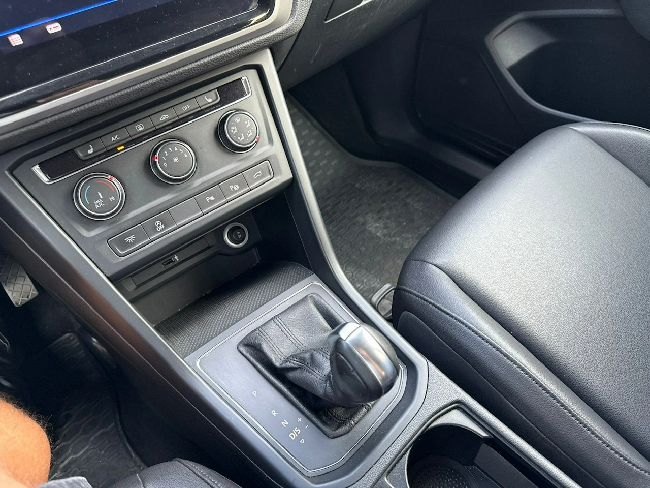 Volkswagen Touran - Zdjęcie 19