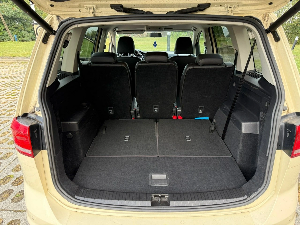 Volkswagen Touran - Zdjęcie 22