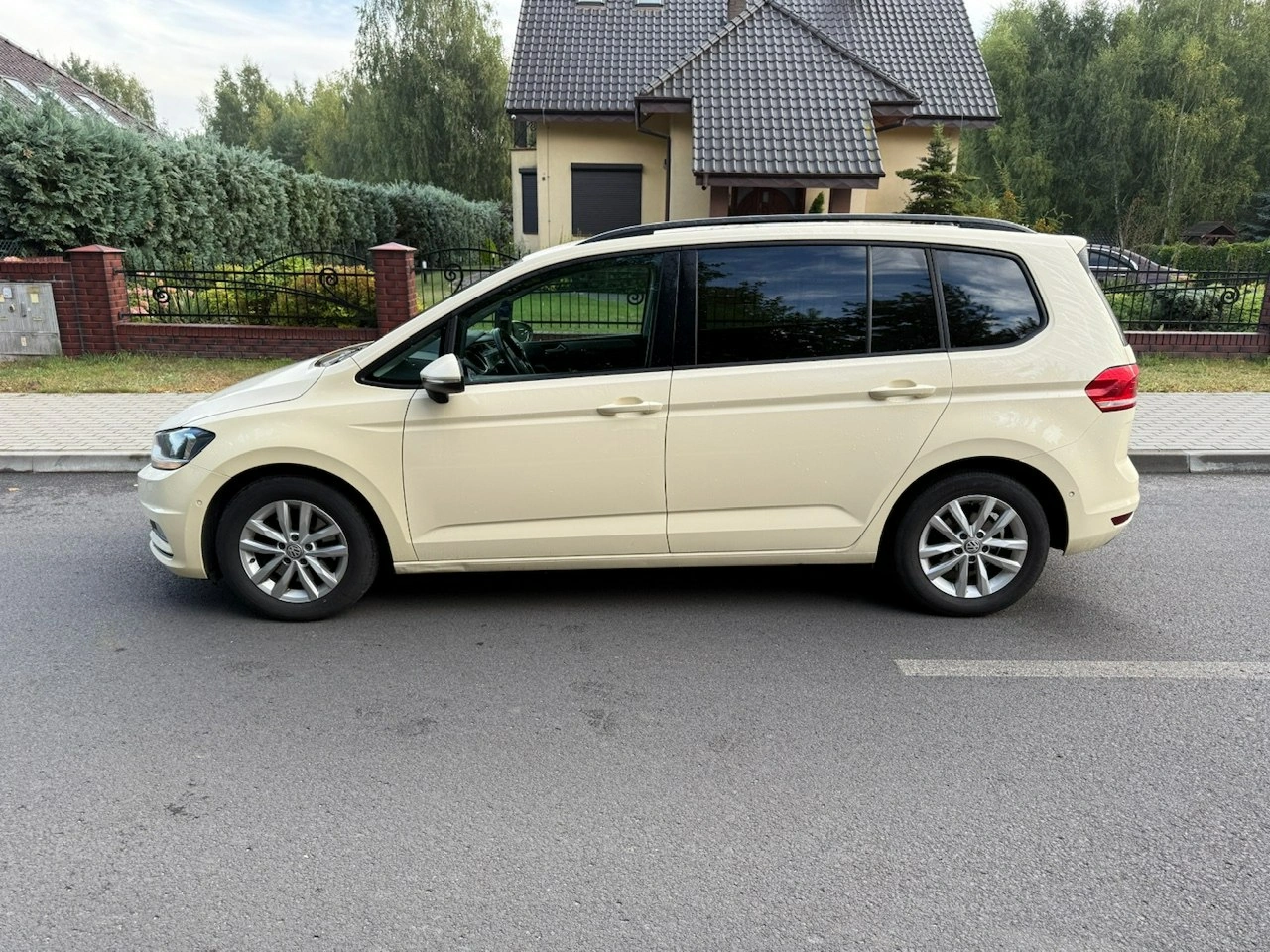 Volkswagen Touran - Zdjęcie 4