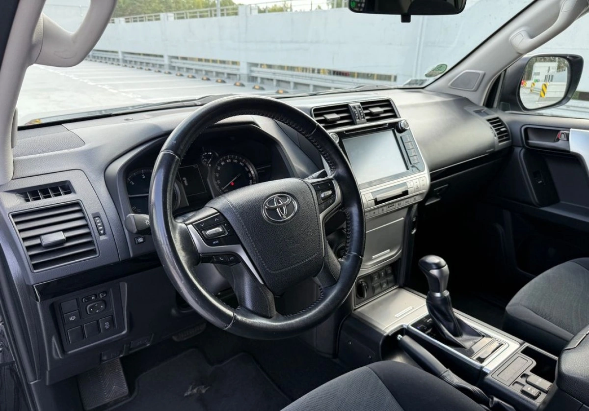 Toyota Land Cruiser - Zdjęcie 14