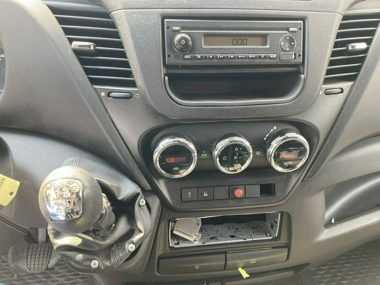 Iveco Daily - Zdjęcie 11