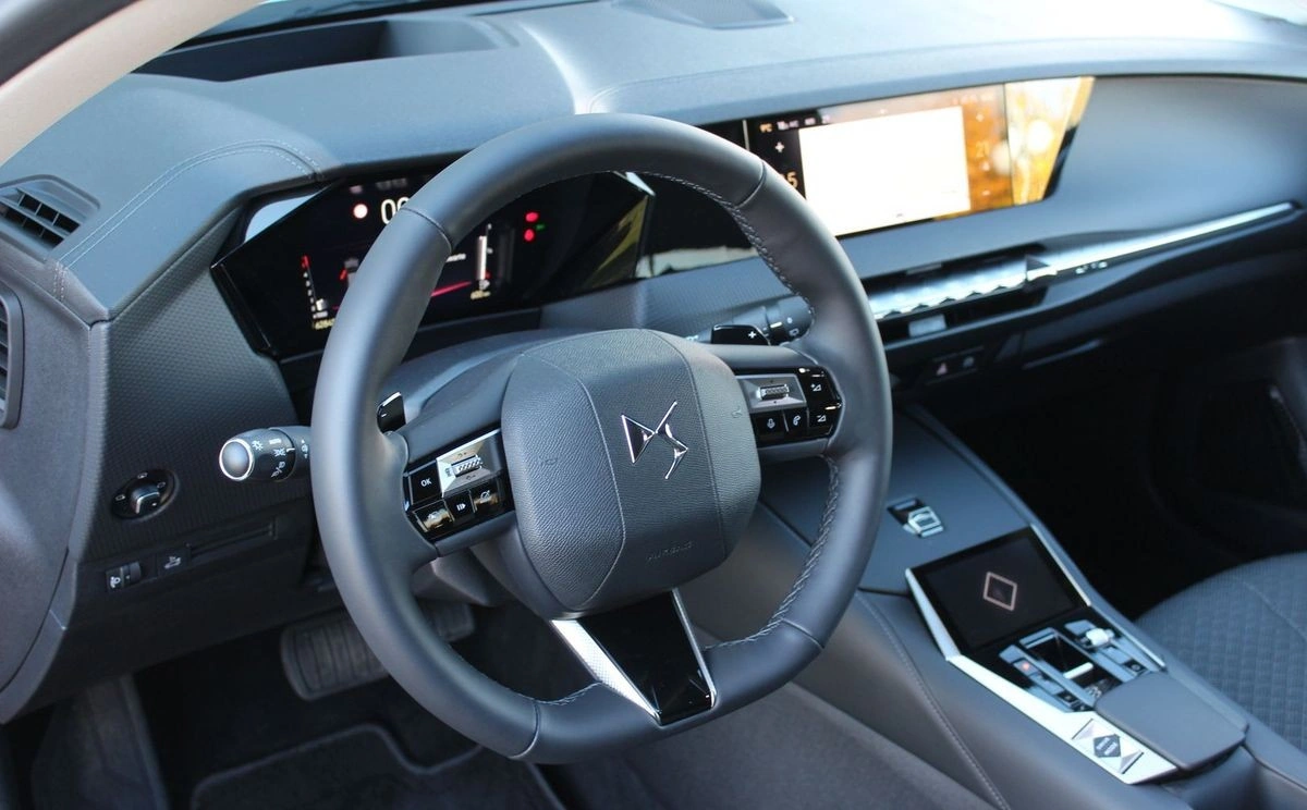 DS Automobiles DS 4 - Zdjęcie 2