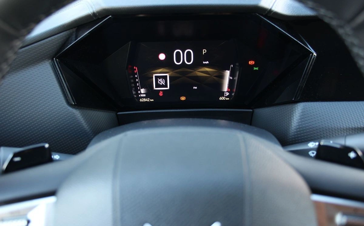 DS Automobiles DS 4 - Zdjęcie 13