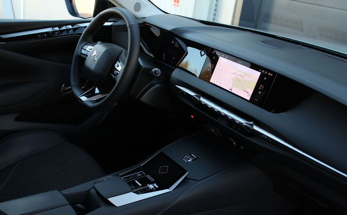 DS Automobiles DS 4 - Zdjęcie 15