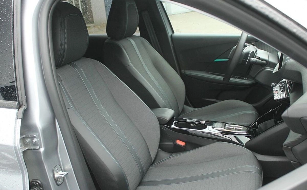 Peugeot 208 - Zdjęcie 8