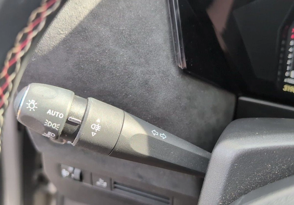 DS Automobiles DS 4 - Zdjęcie 19