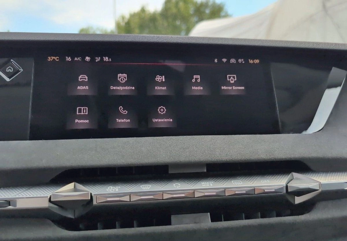 DS Automobiles DS 4 - Zdjęcie 26