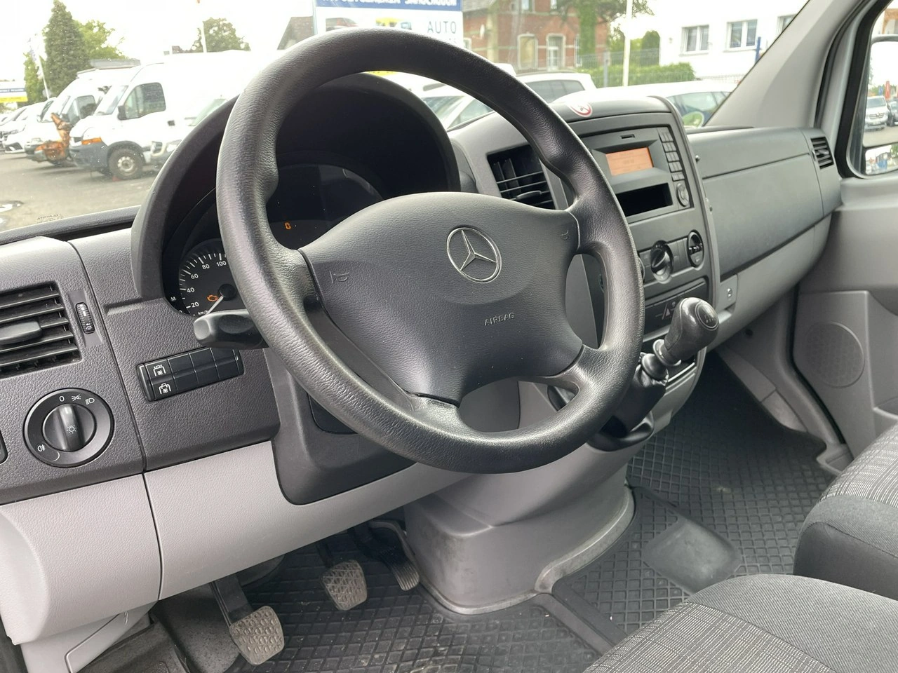 Mercedes Sprinter - Zdjęcie 17