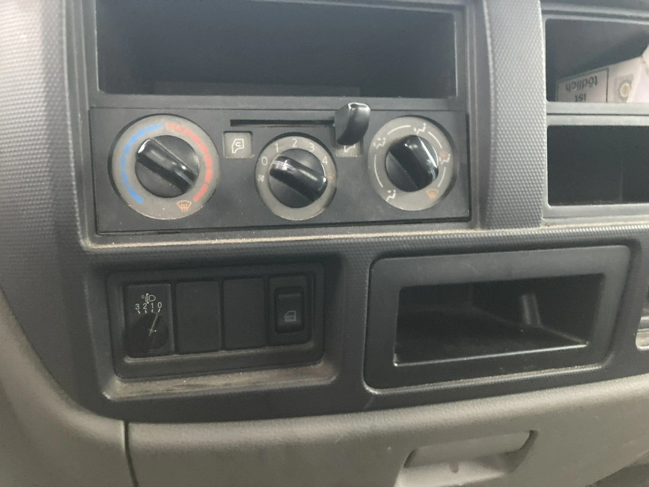 Nissan Cabstar - Zdjęcie 10