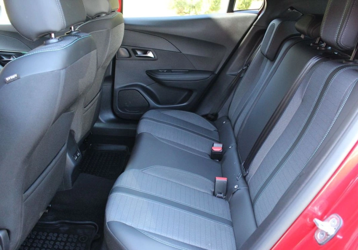 Peugeot 2008 - Zdjęcie 18