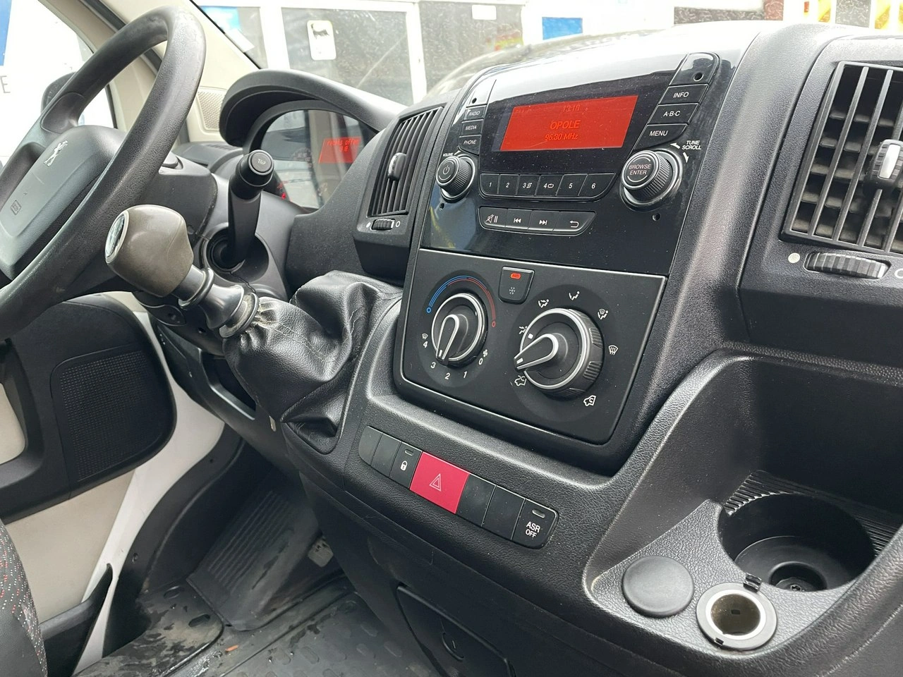 Peugeot Boxer - Zdjęcie 13