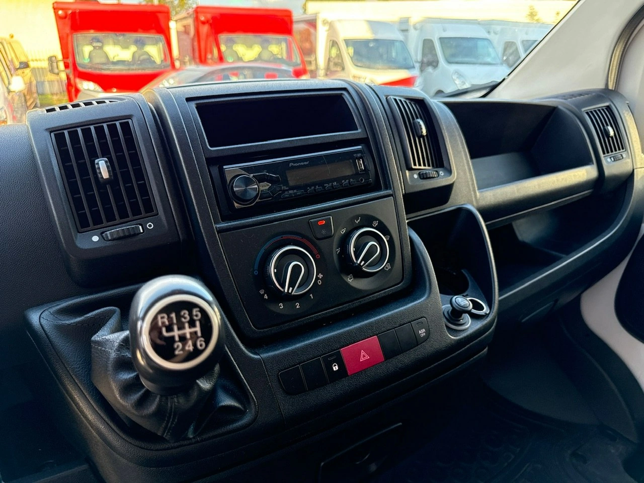 Peugeot Boxer - Zdjęcie 12