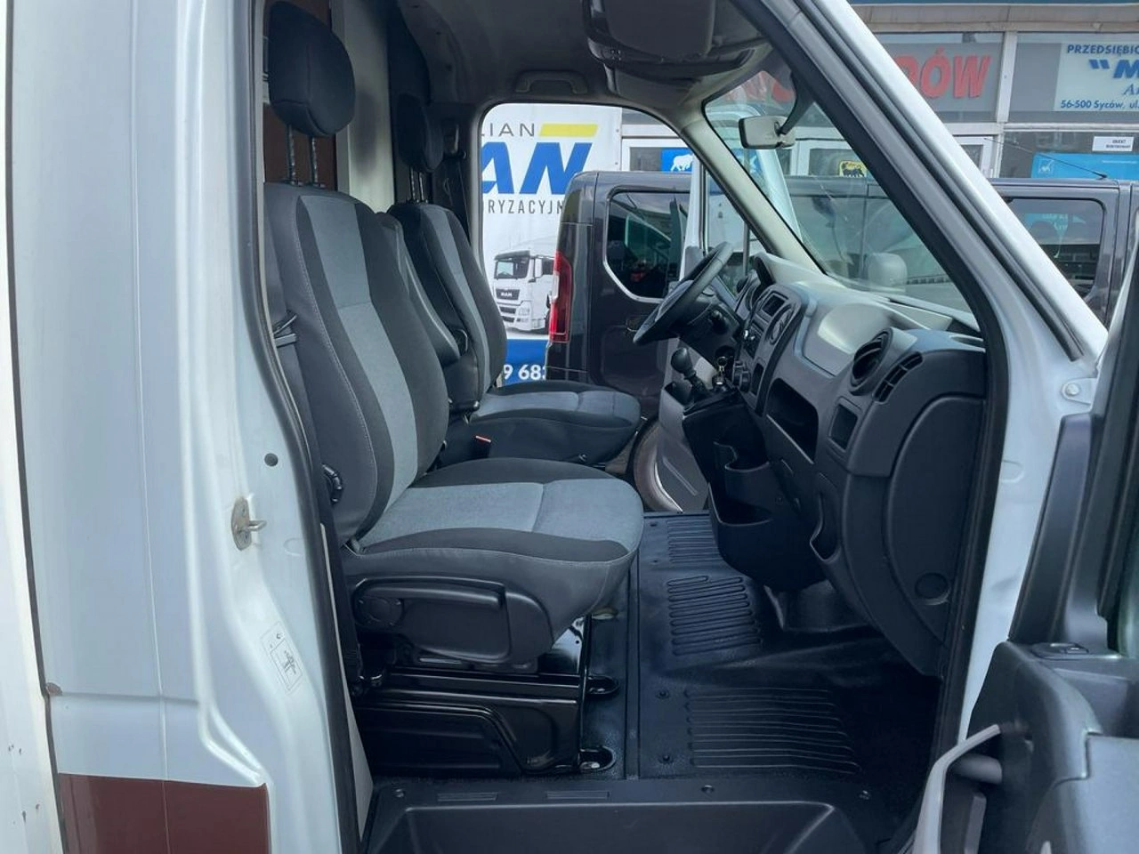 Renault Master - Zdjęcie 32