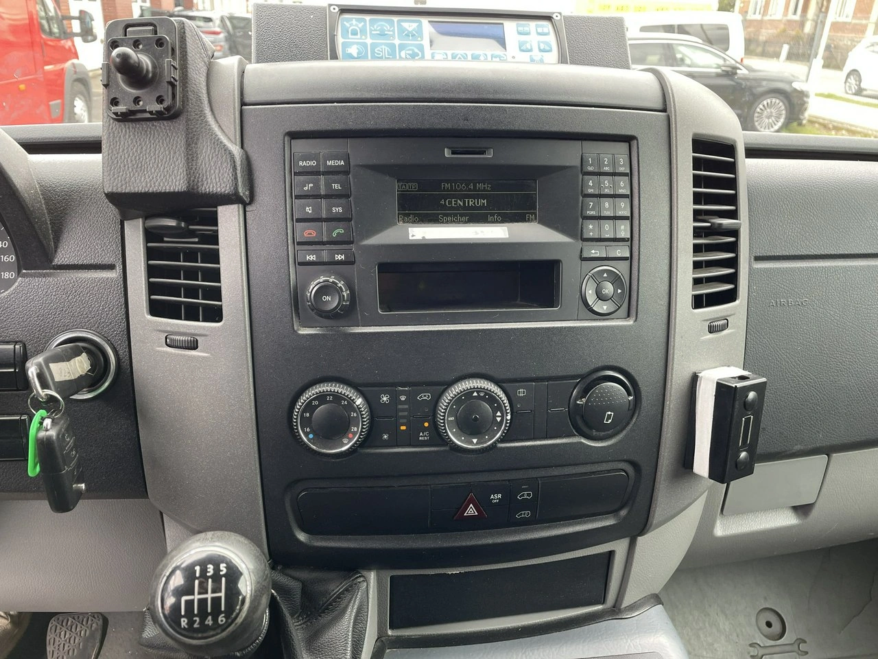 Volkswagen Crafter - Zdjęcie 27