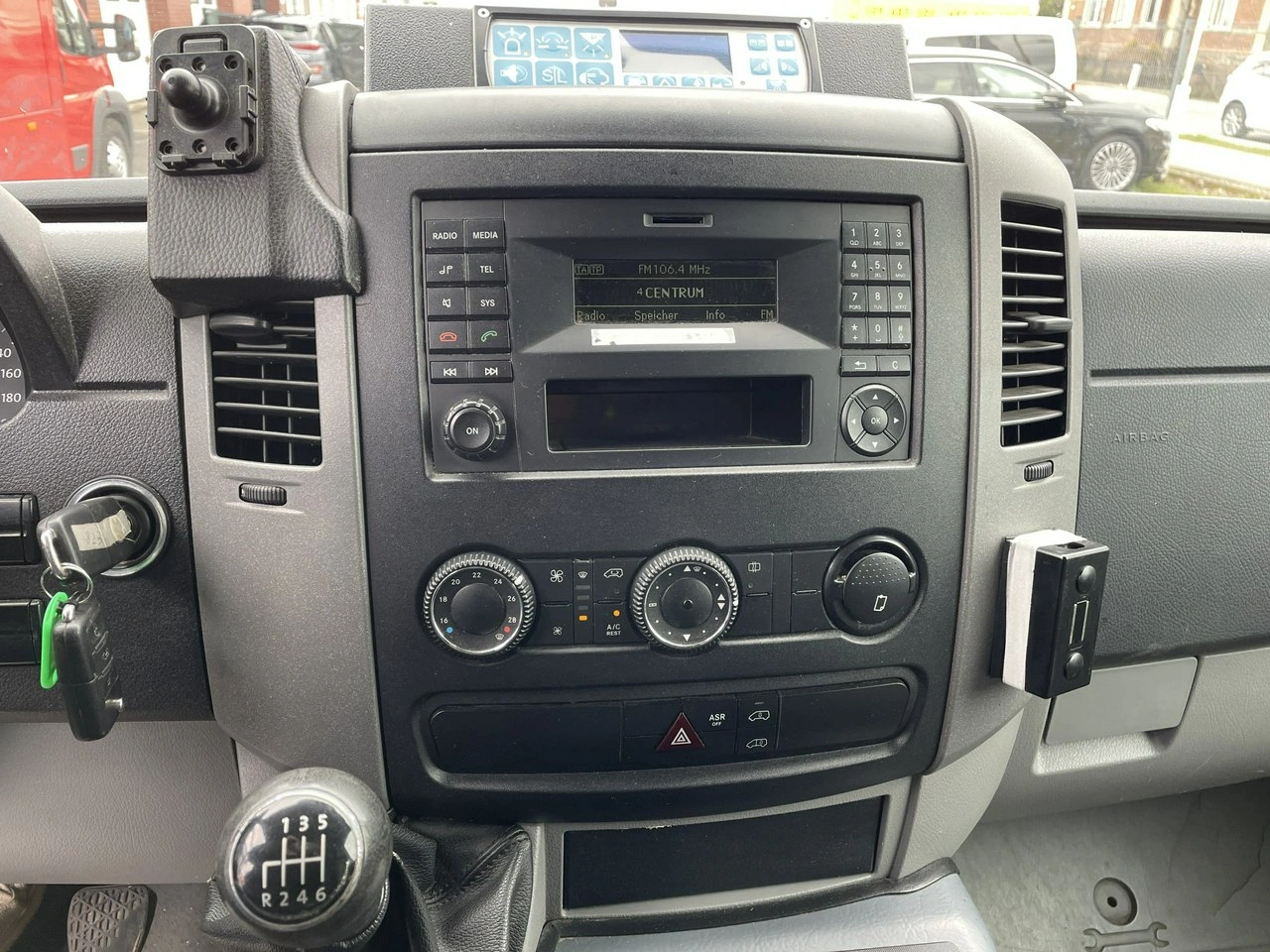 Volkswagen Crafter - Zdjęcie 27