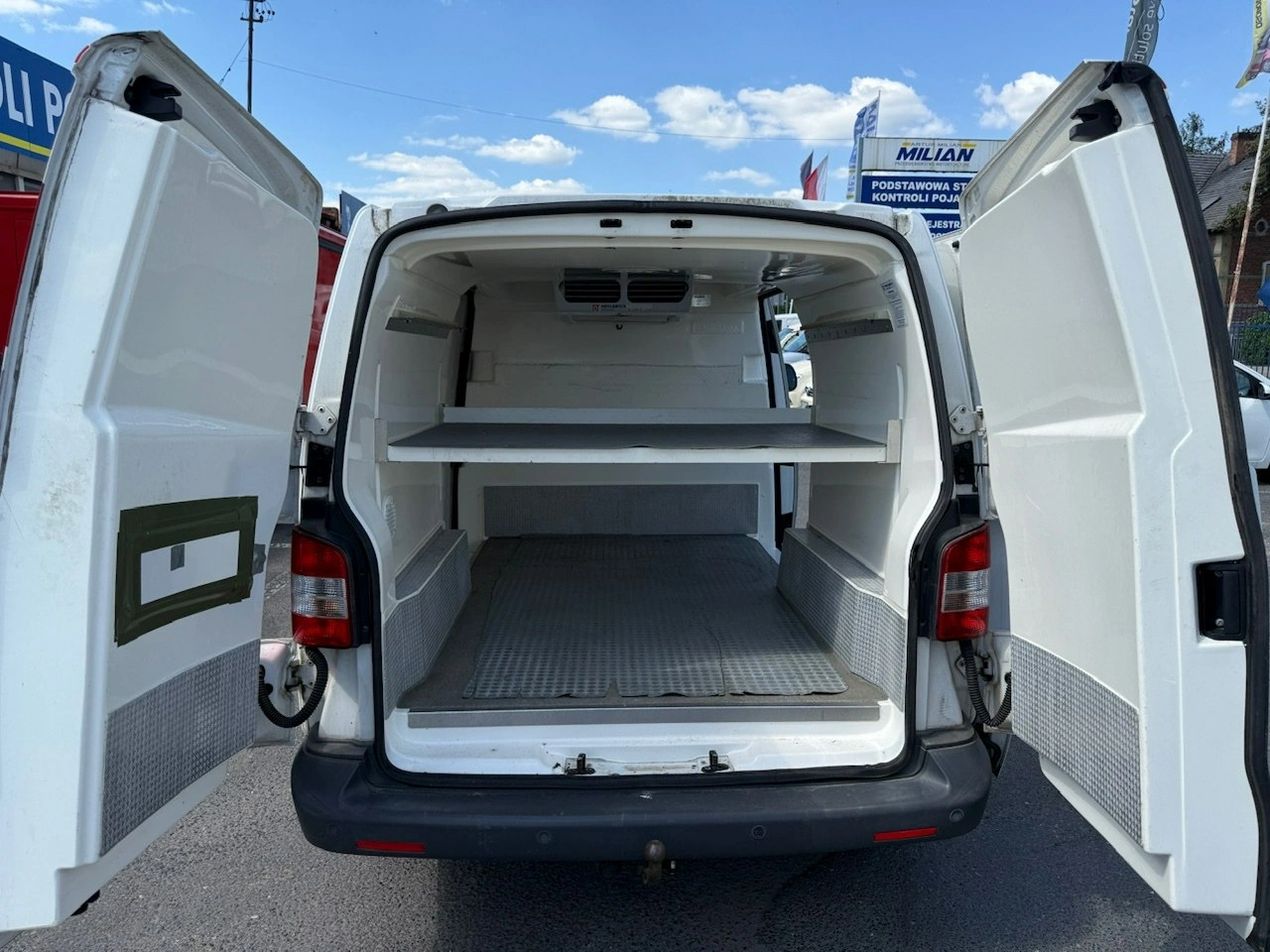 Volkswagen Transporter - Główne zdjęcie