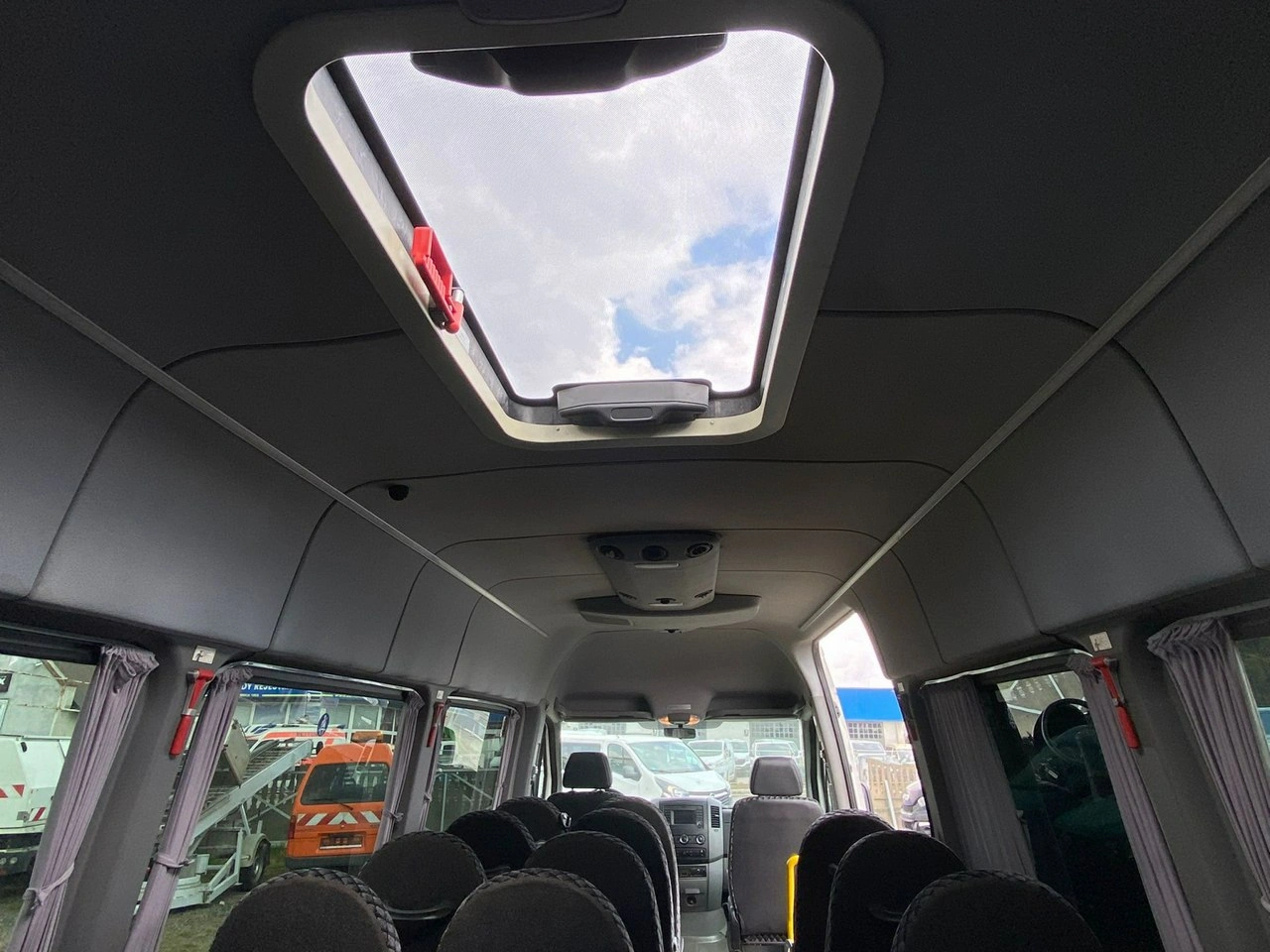 Volkswagen Crafter Autobus 23 osoby Klima Nawi Kamera 2015 - Zdjęcie 14