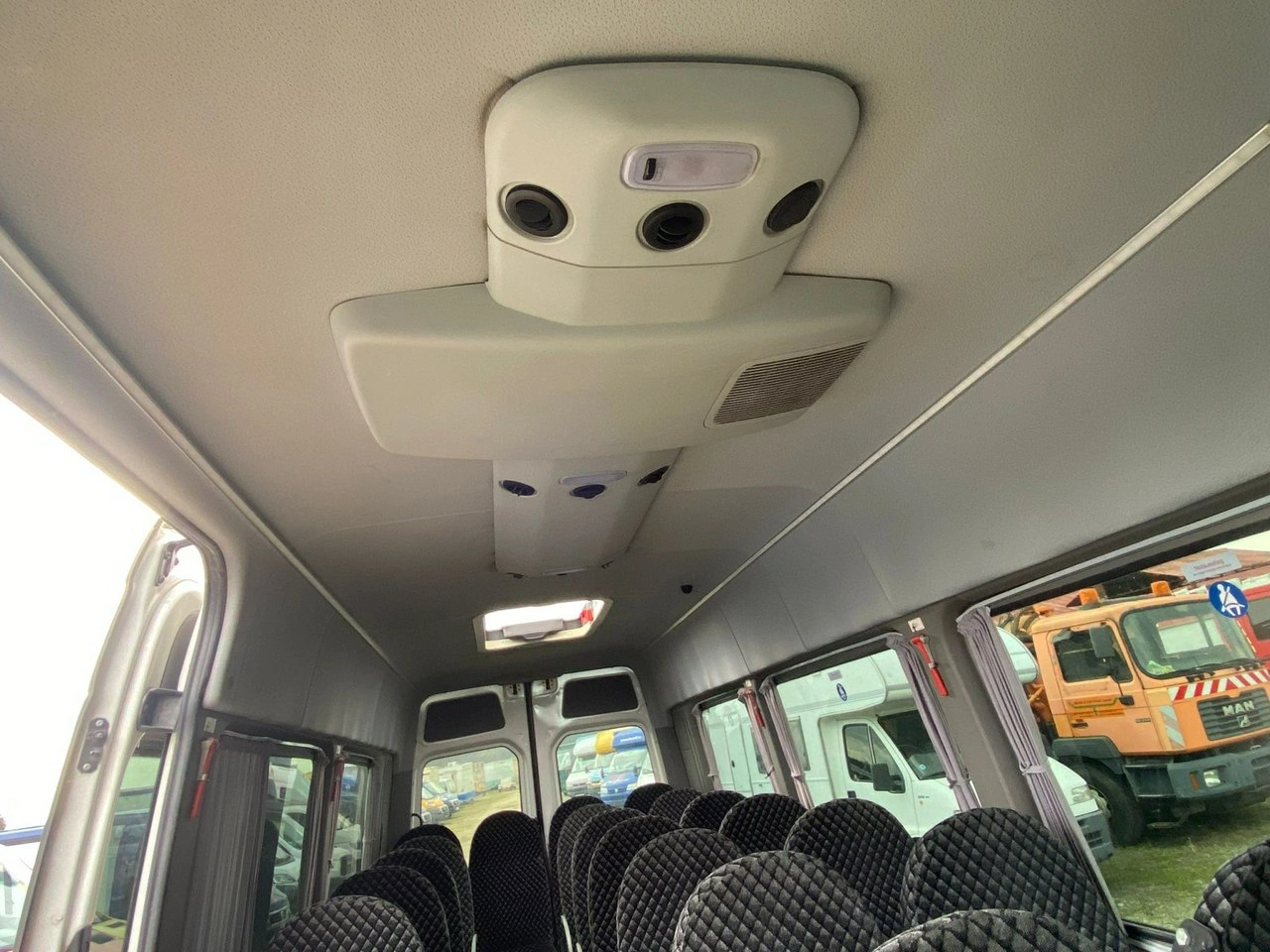 Volkswagen Crafter Autobus 23 osoby Klima Nawi Kamera 2015 - Zdjęcie 1