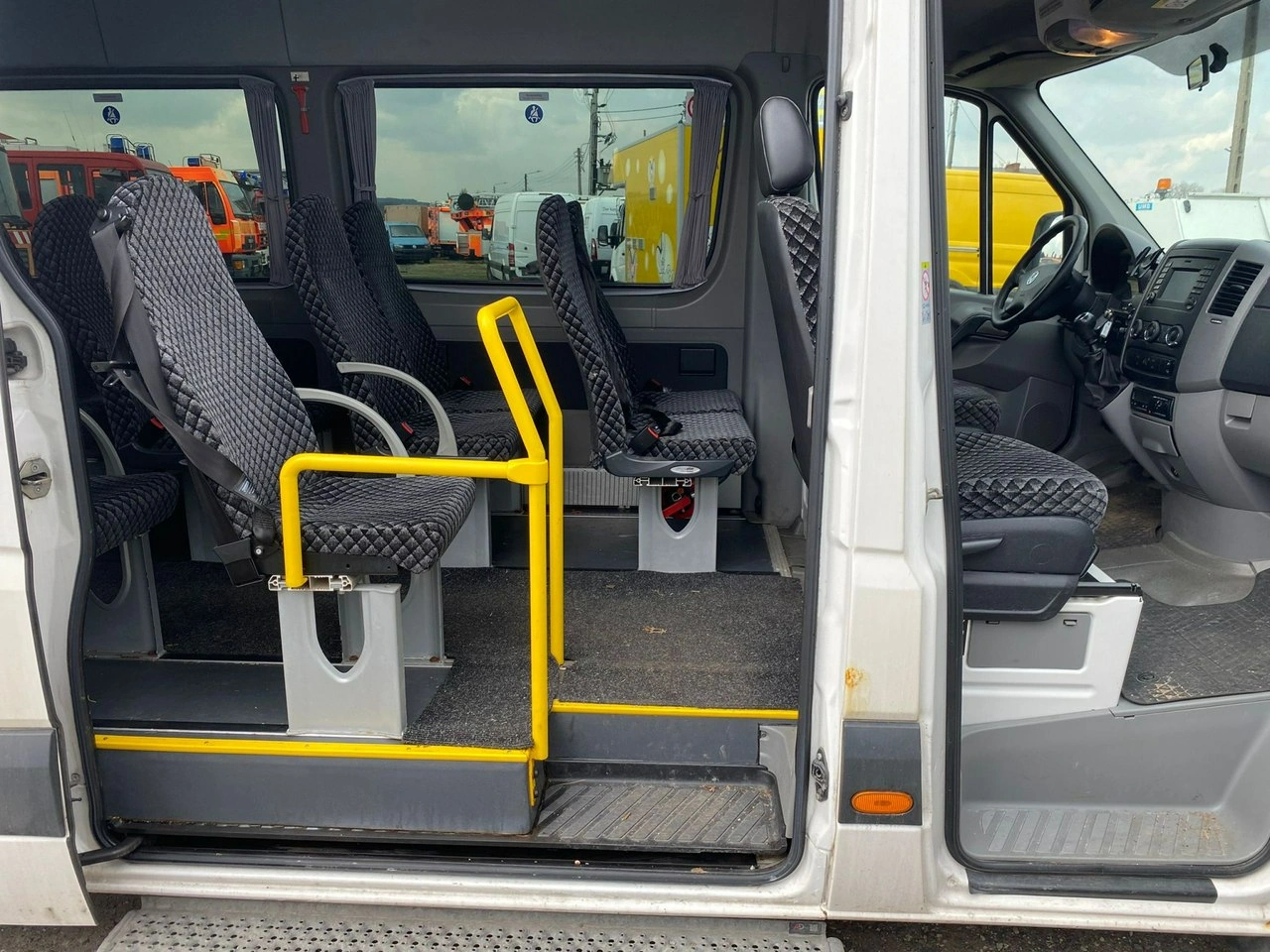 Volkswagen Crafter Autobus 23 osoby Klima Nawi Kamera 2015 - Zdjęcie 2